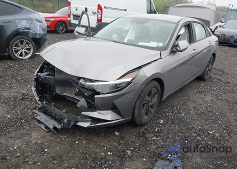 2022 Hyundai Elantra Sel z USA, uszkodzony, nr VIN KMHLM4AG8NU286454